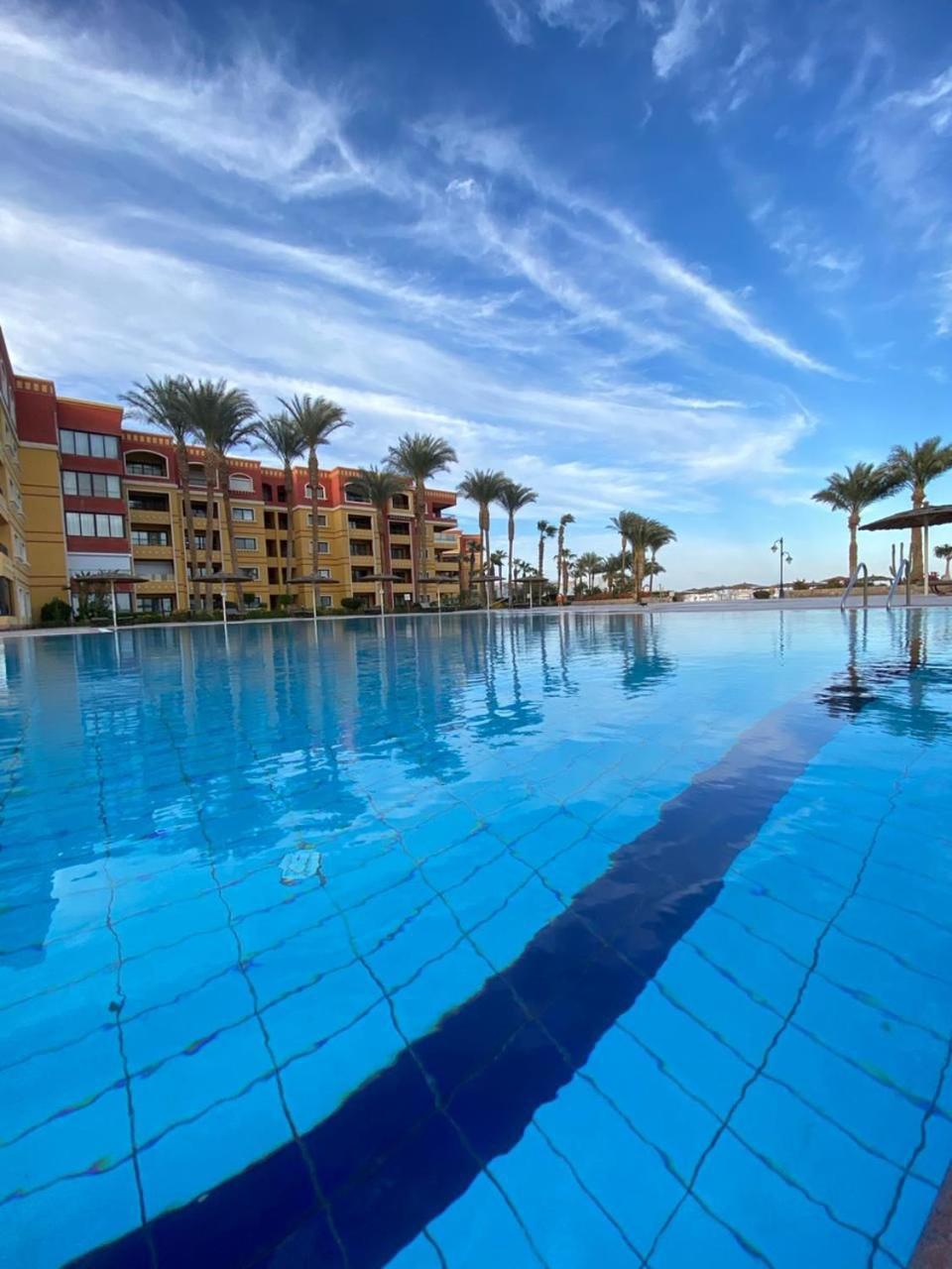 Esplanada Hotel Apartments Gurdaka Kültér fotó