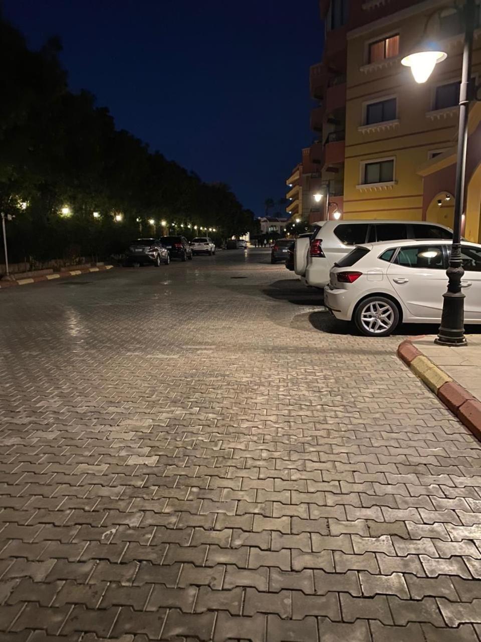 Esplanada Hotel Apartments Gurdaka Kültér fotó
