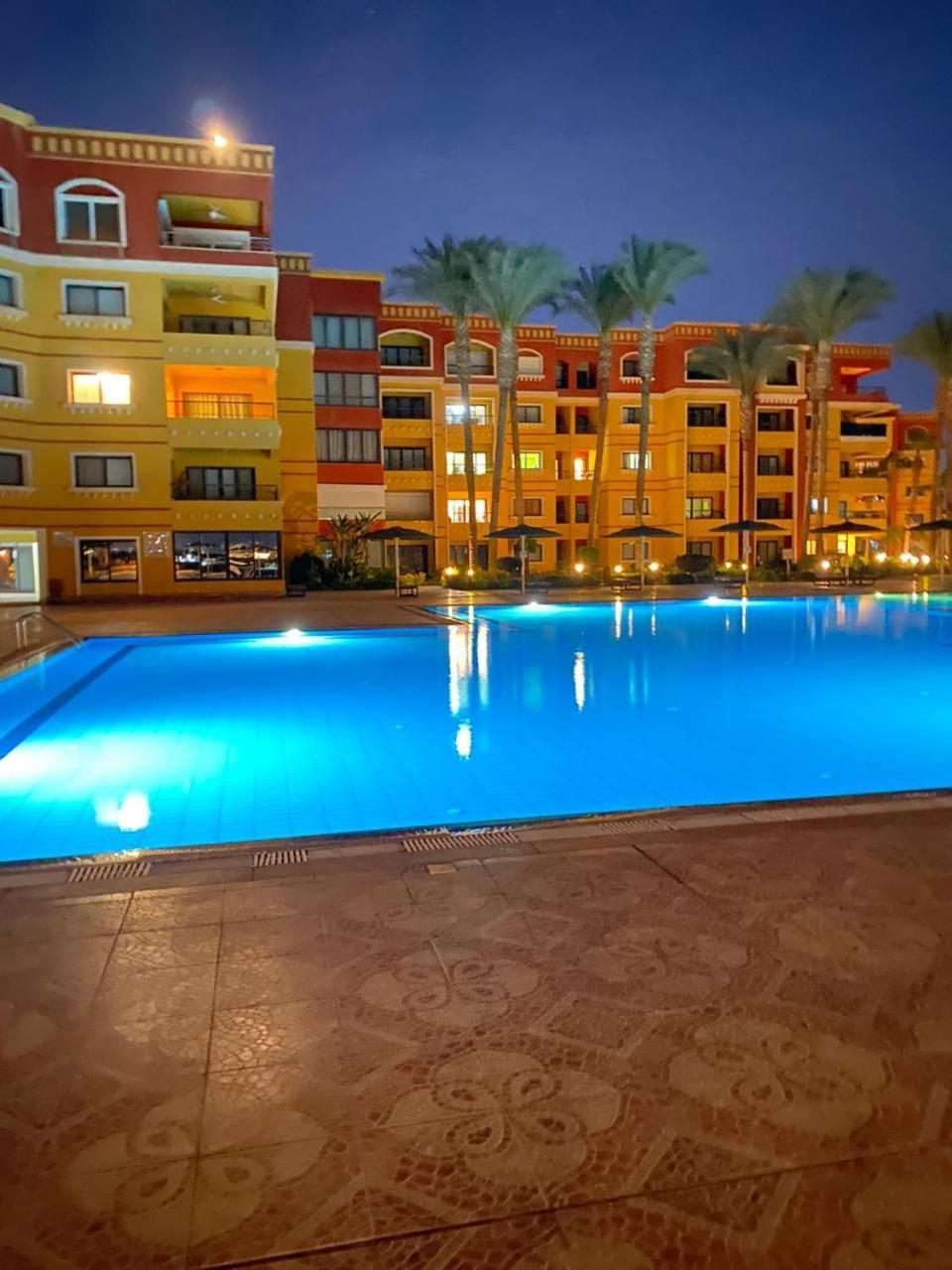 Esplanada Hotel Apartments Gurdaka Kültér fotó