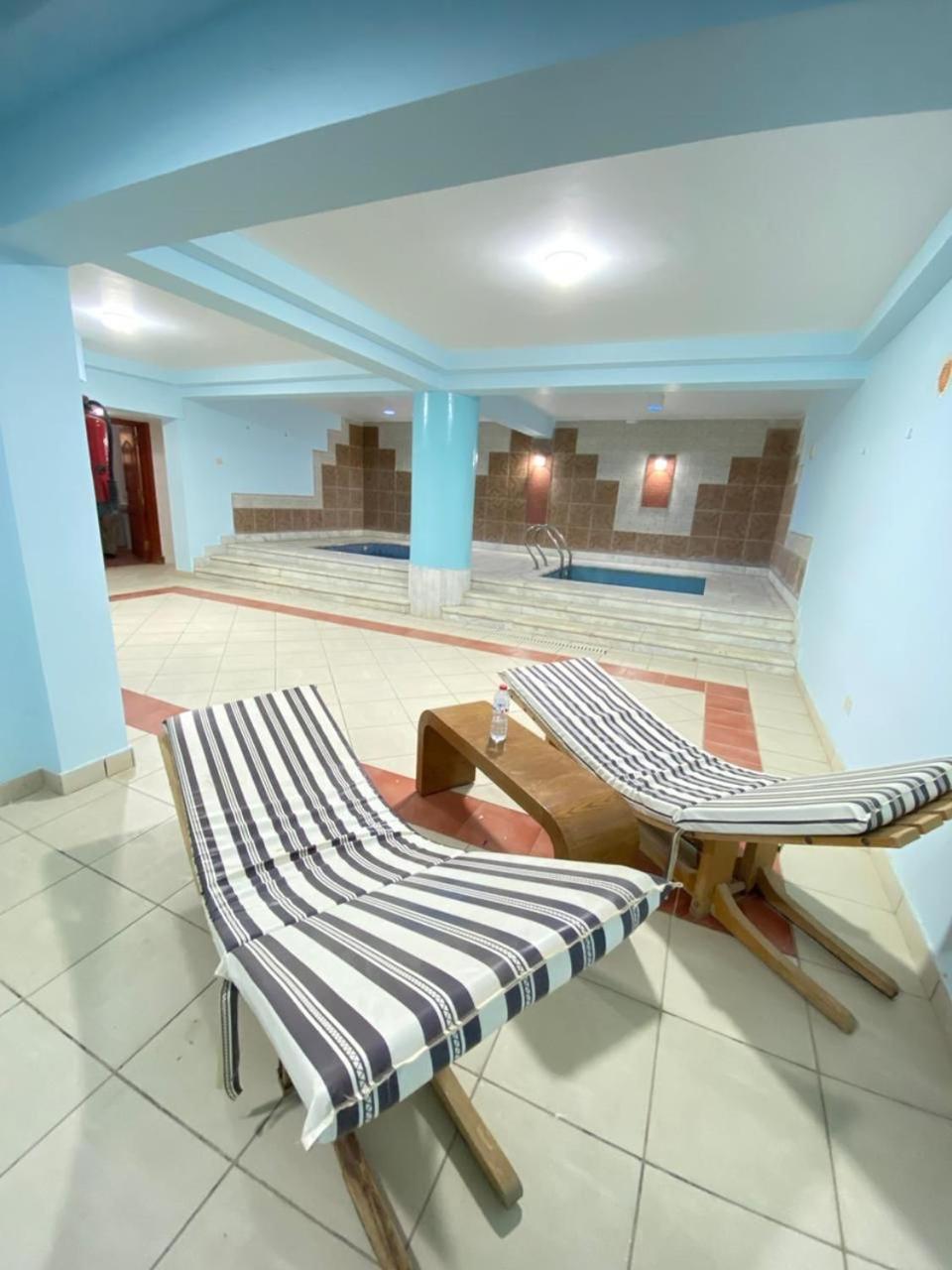 Esplanada Hotel Apartments Gurdaka Kültér fotó