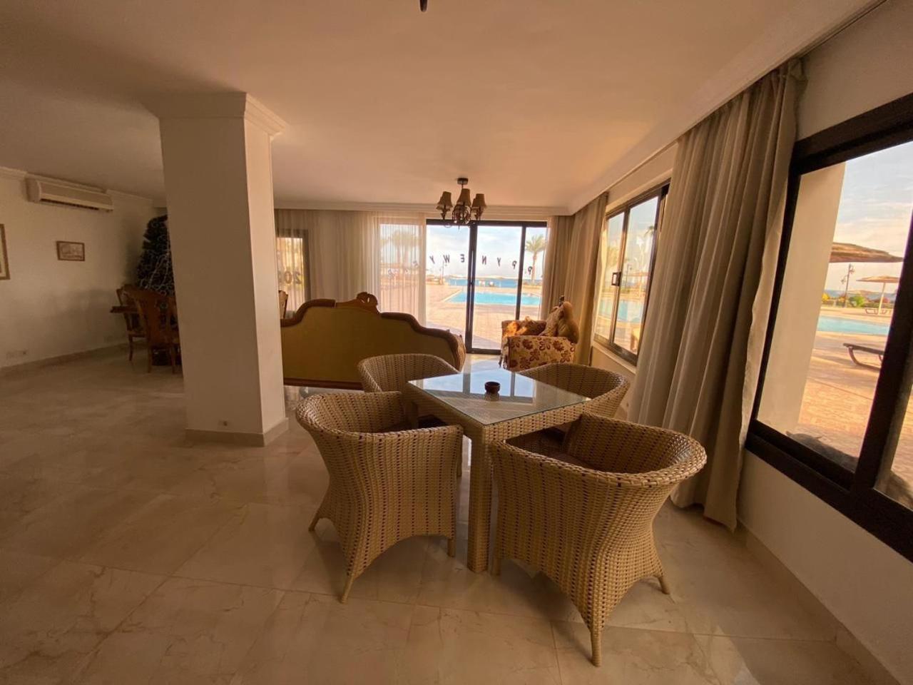 Esplanada Hotel Apartments Gurdaka Kültér fotó