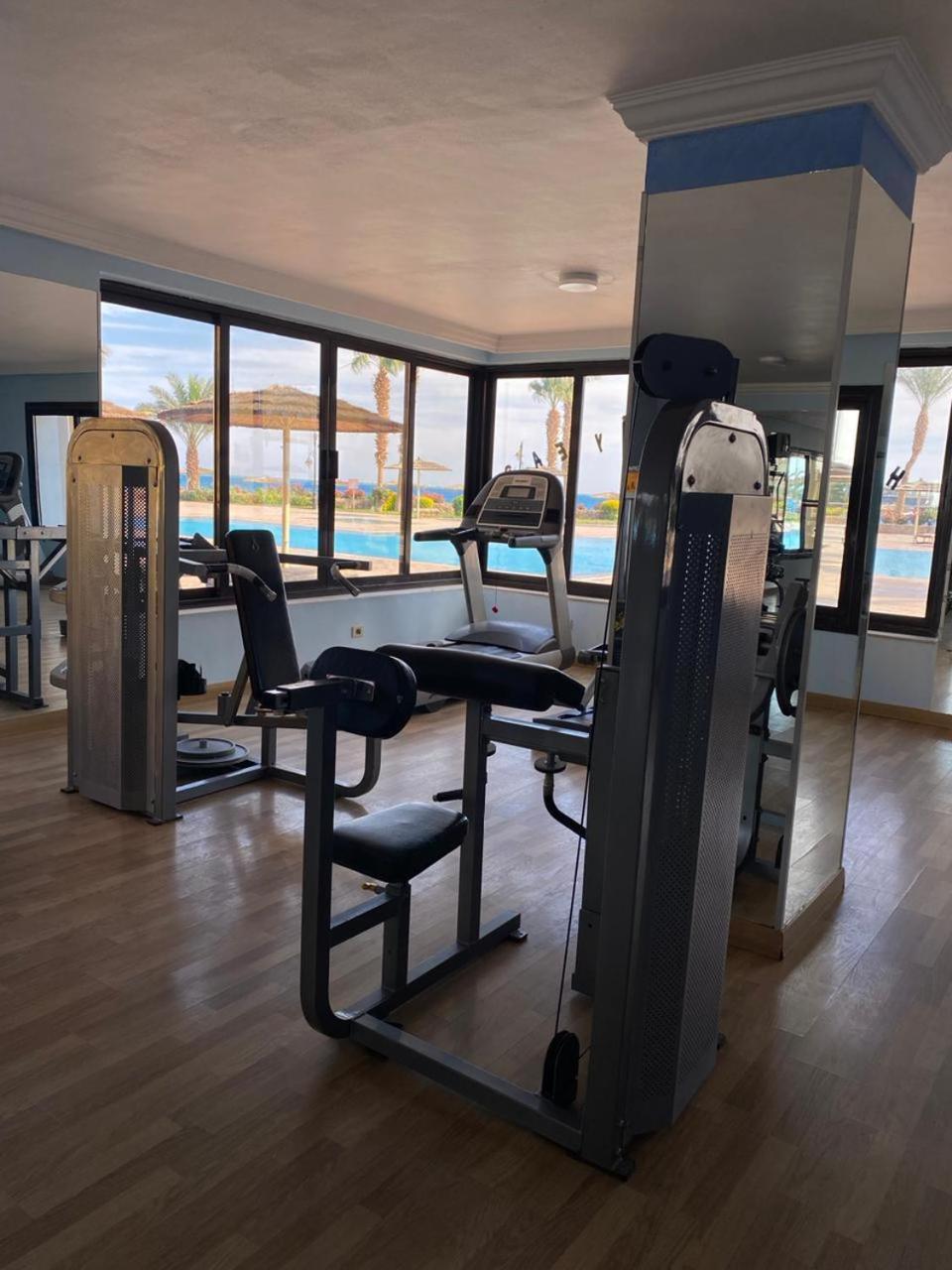 Esplanada Hotel Apartments Gurdaka Kültér fotó