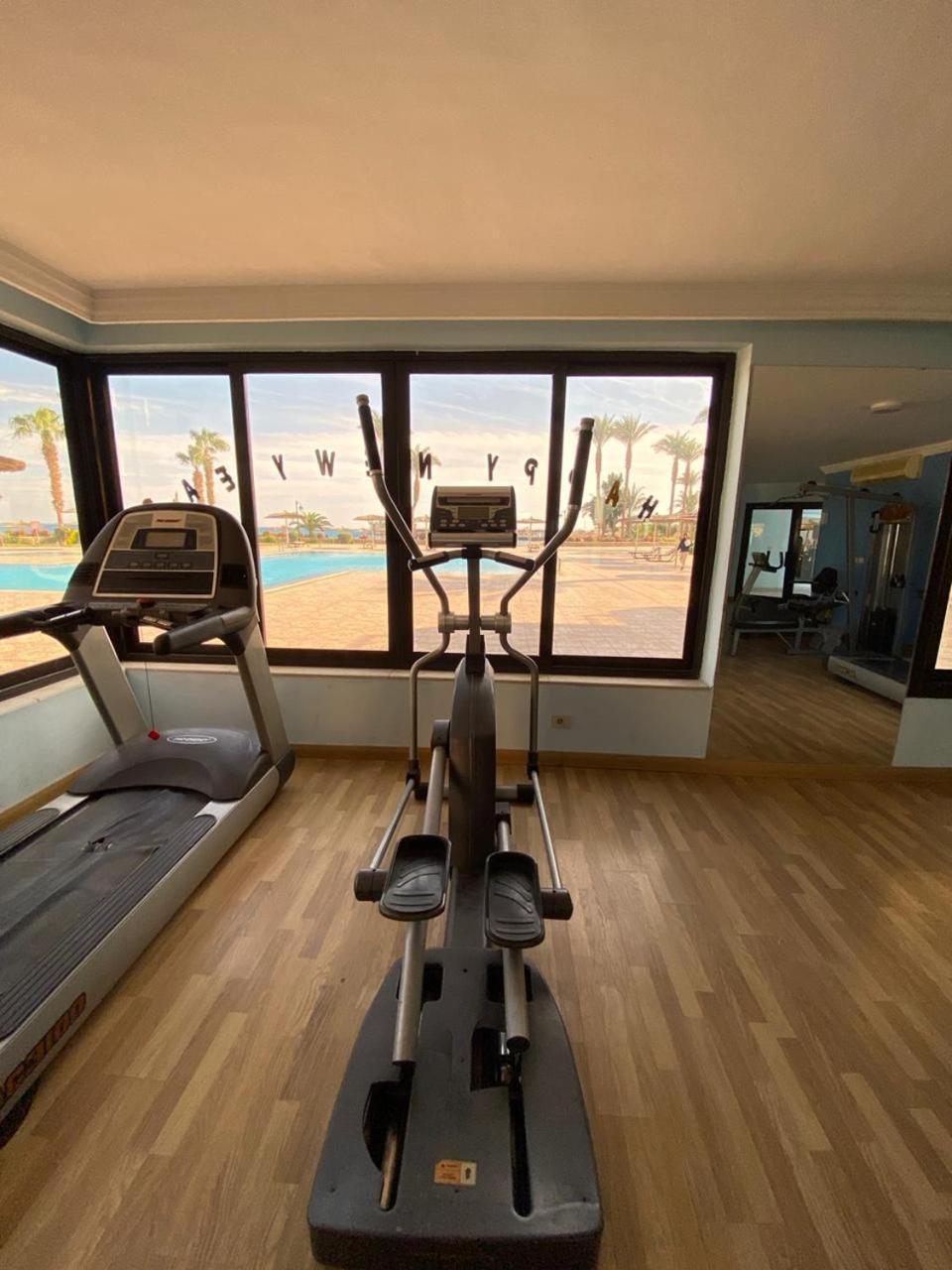 Esplanada Hotel Apartments Gurdaka Kültér fotó