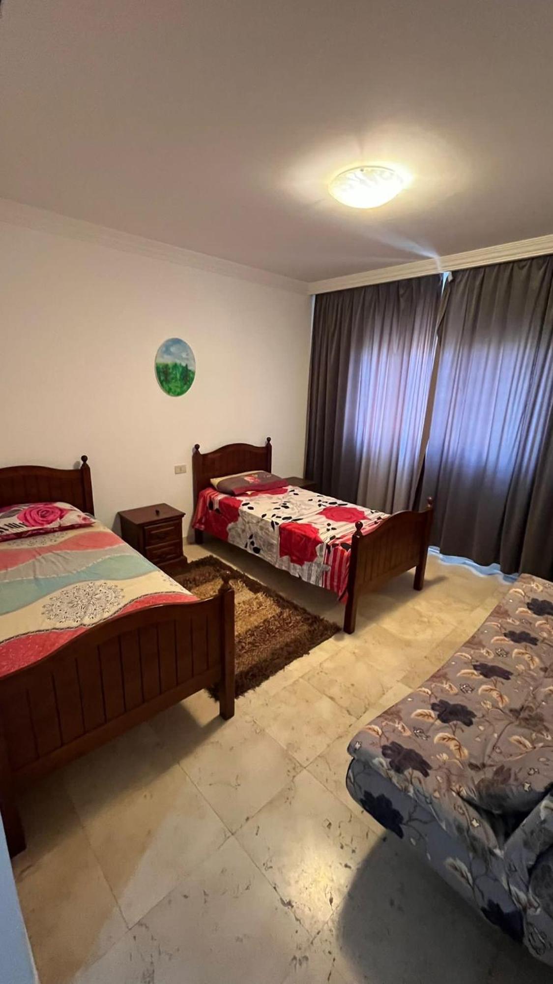 Esplanada Hotel Apartments Gurdaka Kültér fotó