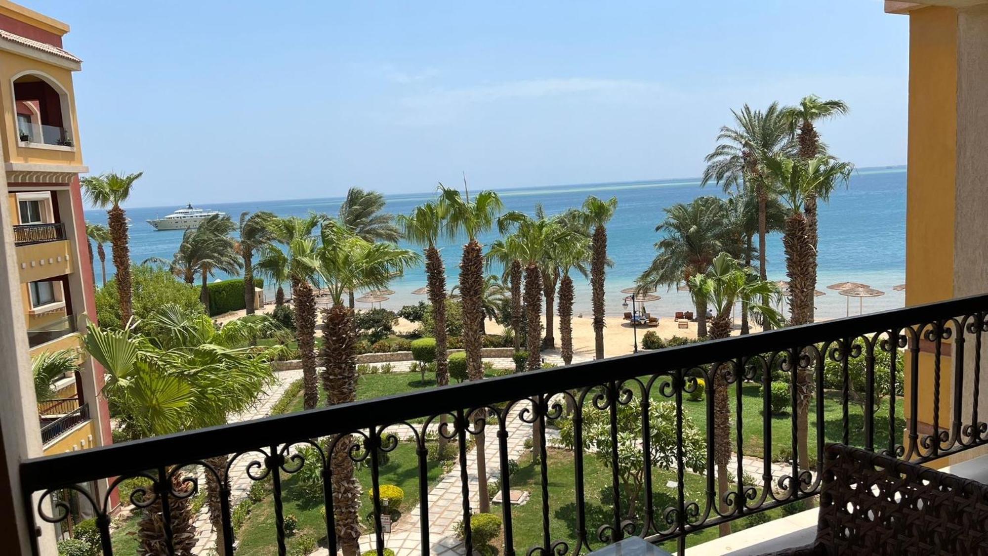 Esplanada Hotel Apartments Gurdaka Kültér fotó