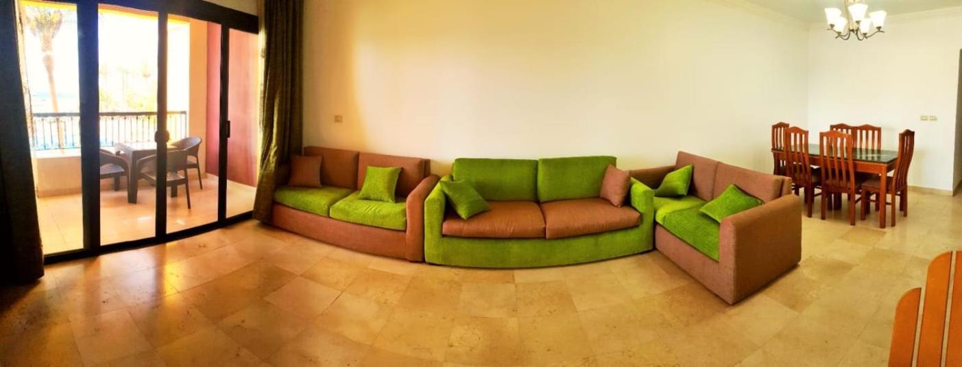 Esplanada Hotel Apartments Gurdaka Kültér fotó
