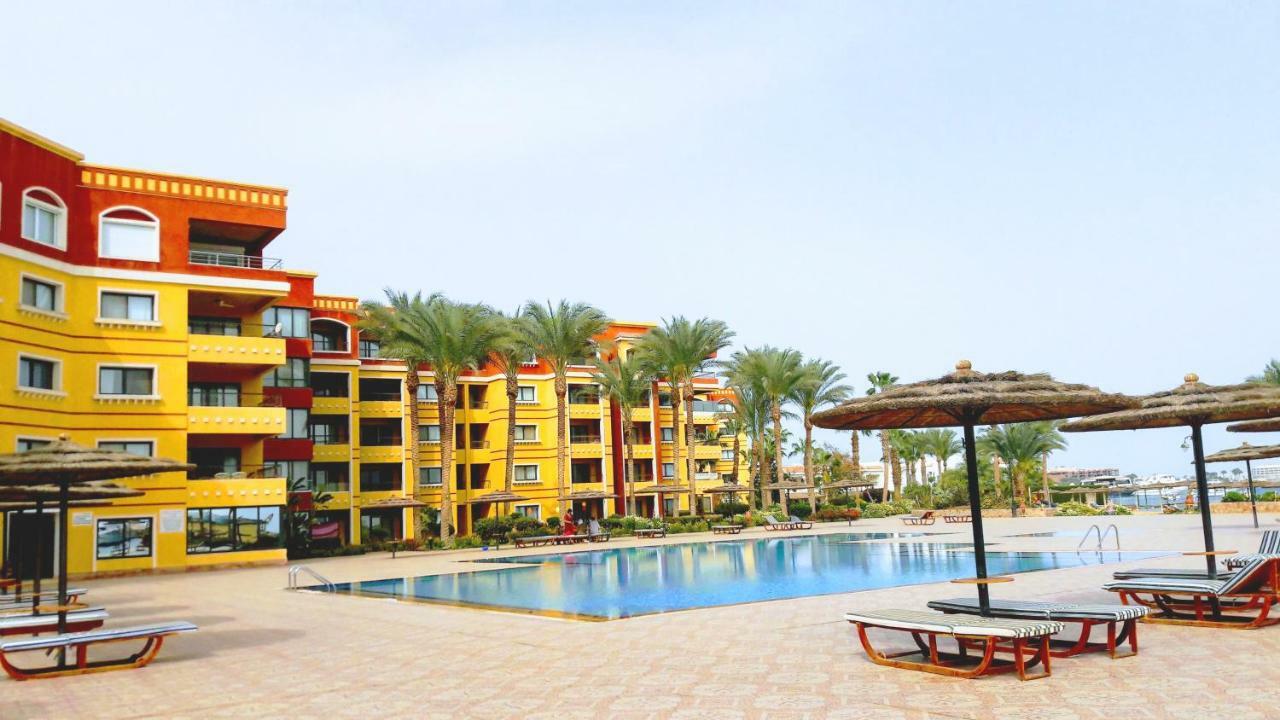 Esplanada Hotel Apartments Gurdaka Kültér fotó