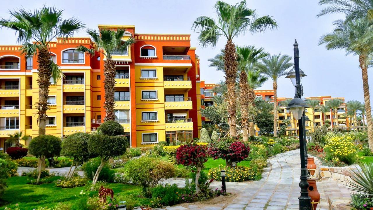 Esplanada Hotel Apartments Gurdaka Kültér fotó