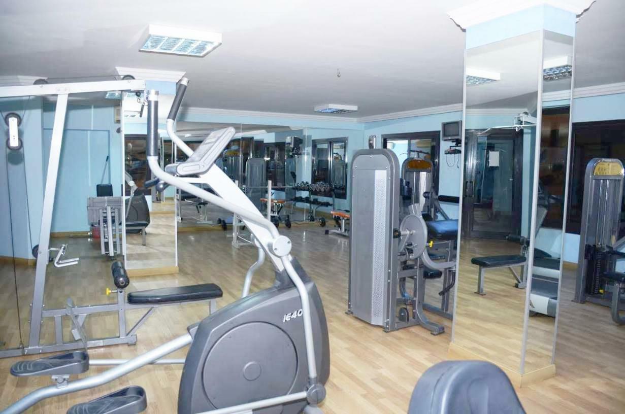 Esplanada Hotel Apartments Gurdaka Kültér fotó