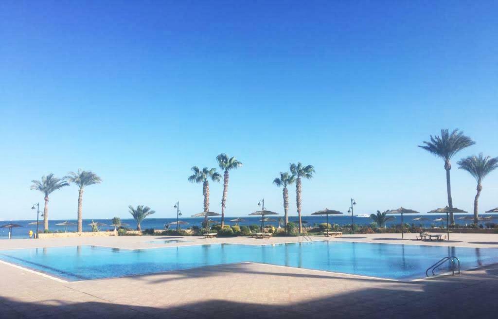 Esplanada Hotel Apartments Gurdaka Kültér fotó