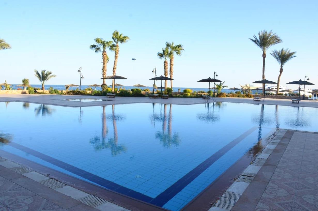 Esplanada Hotel Apartments Gurdaka Kültér fotó